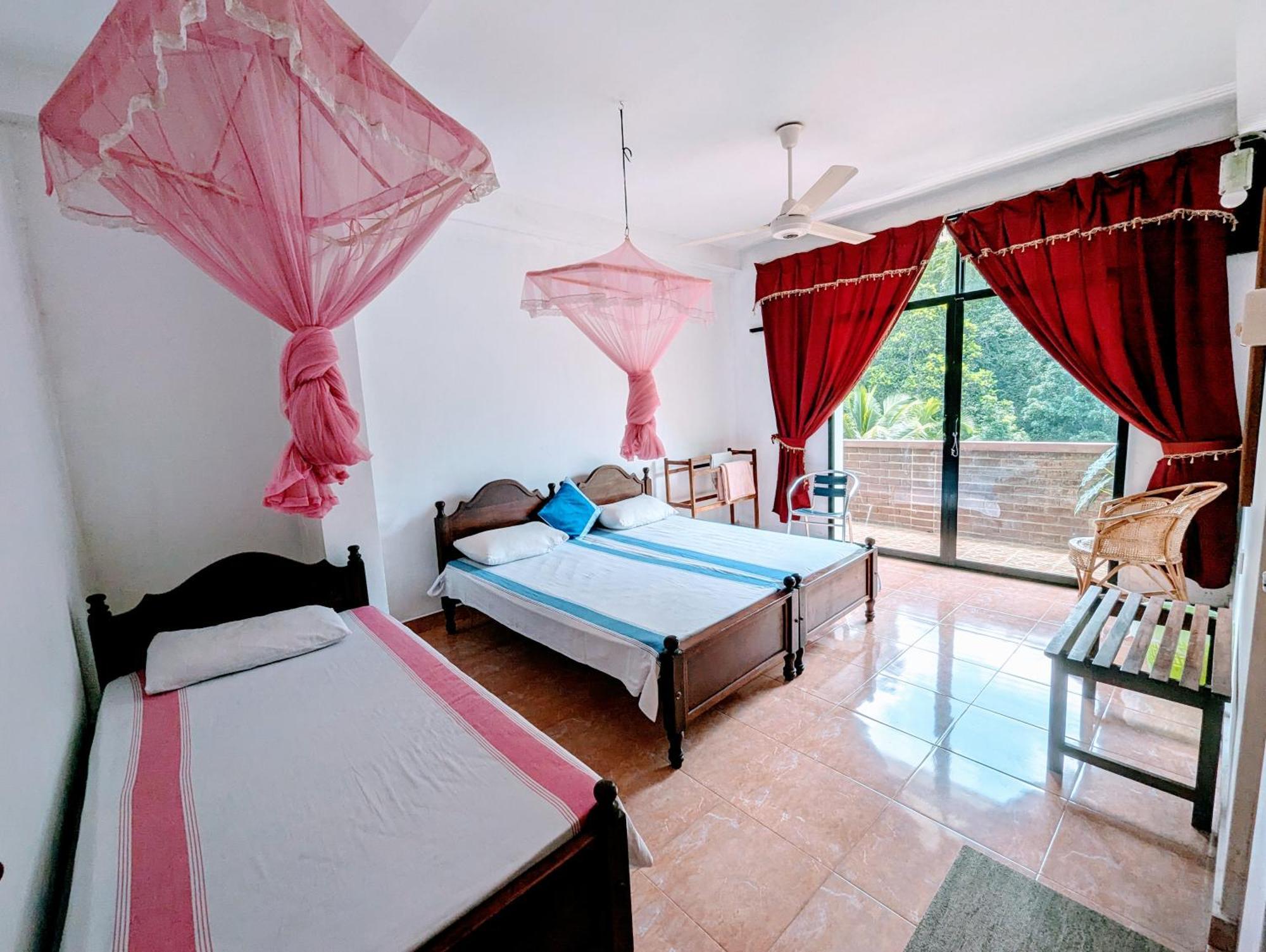 Shrine Inn Kandy Extérieur photo