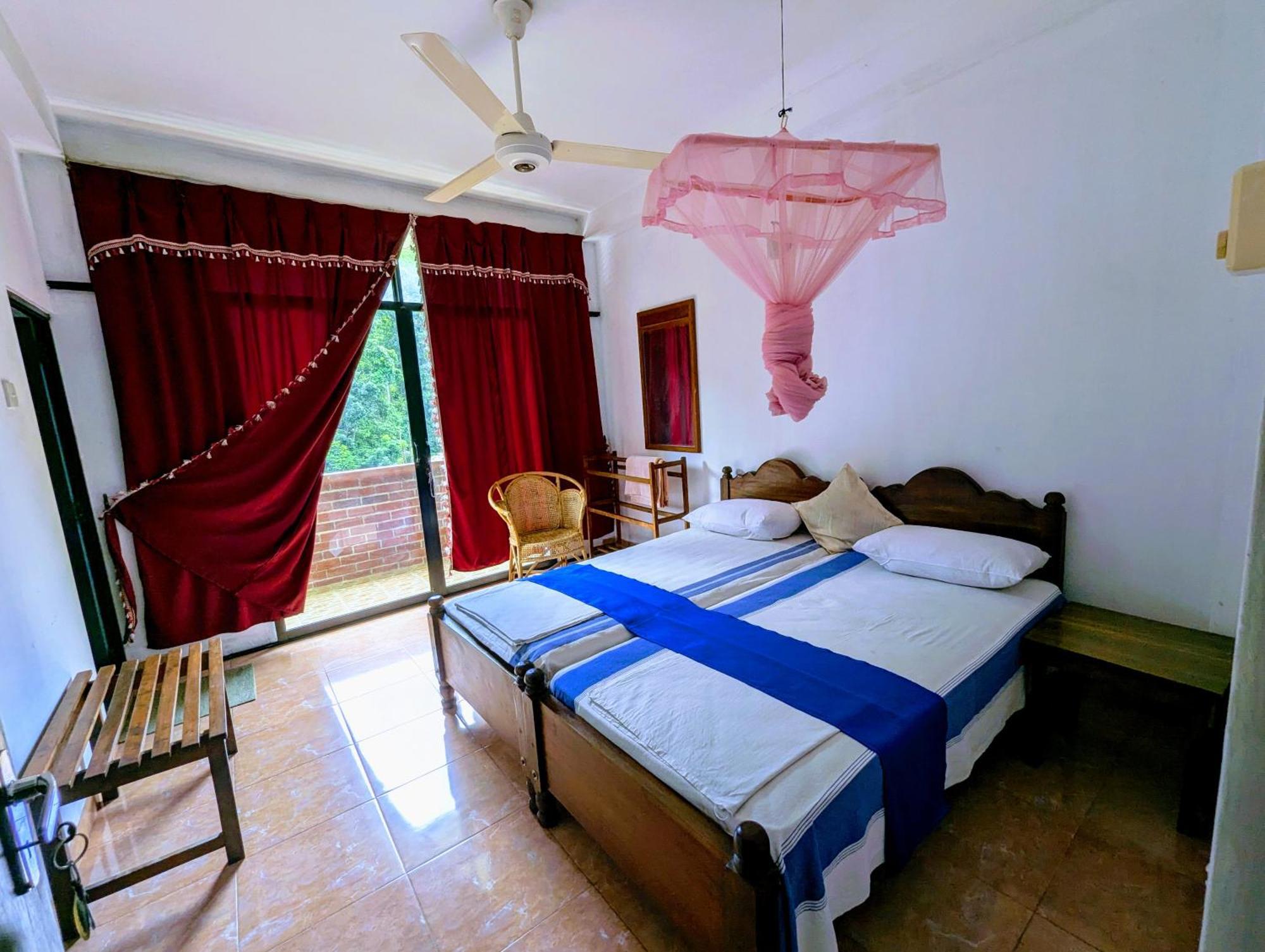 Shrine Inn Kandy Extérieur photo